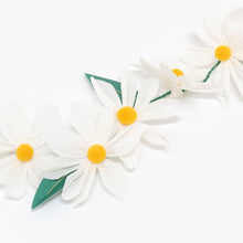 Load image into Gallery viewer, Wild Daisy Garland