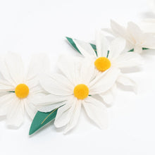 Load image into Gallery viewer, Wild Daisy Garland